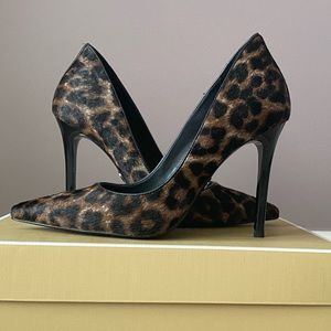 Micheal Kors leopard Pump